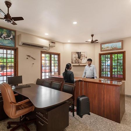 Pondicherry Executive Inn Extérieur photo