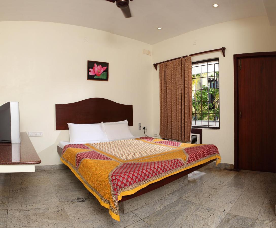 Pondicherry Executive Inn Extérieur photo