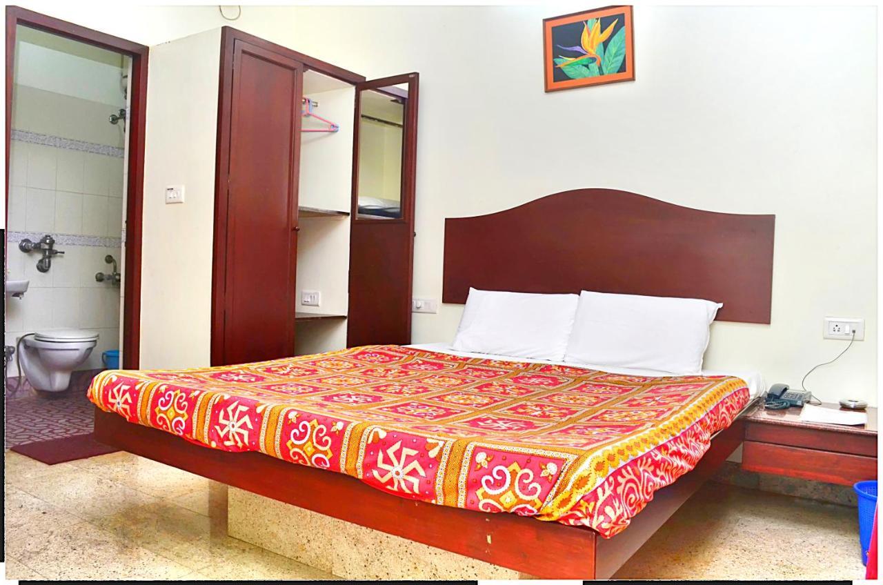 Pondicherry Executive Inn Extérieur photo
