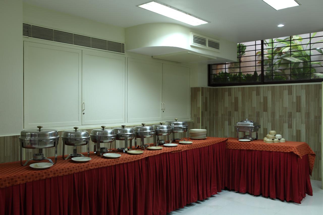Pondicherry Executive Inn Extérieur photo