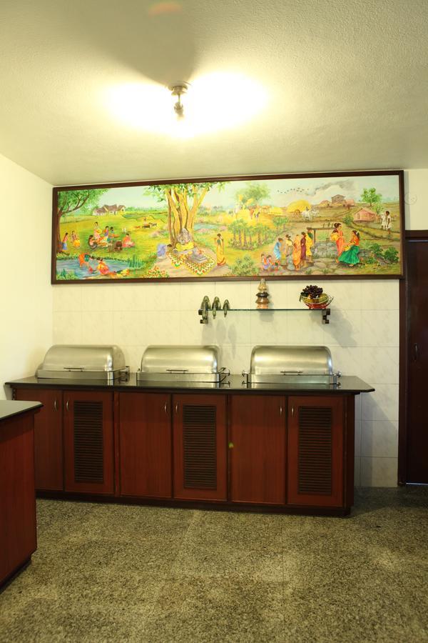 Pondicherry Executive Inn Extérieur photo