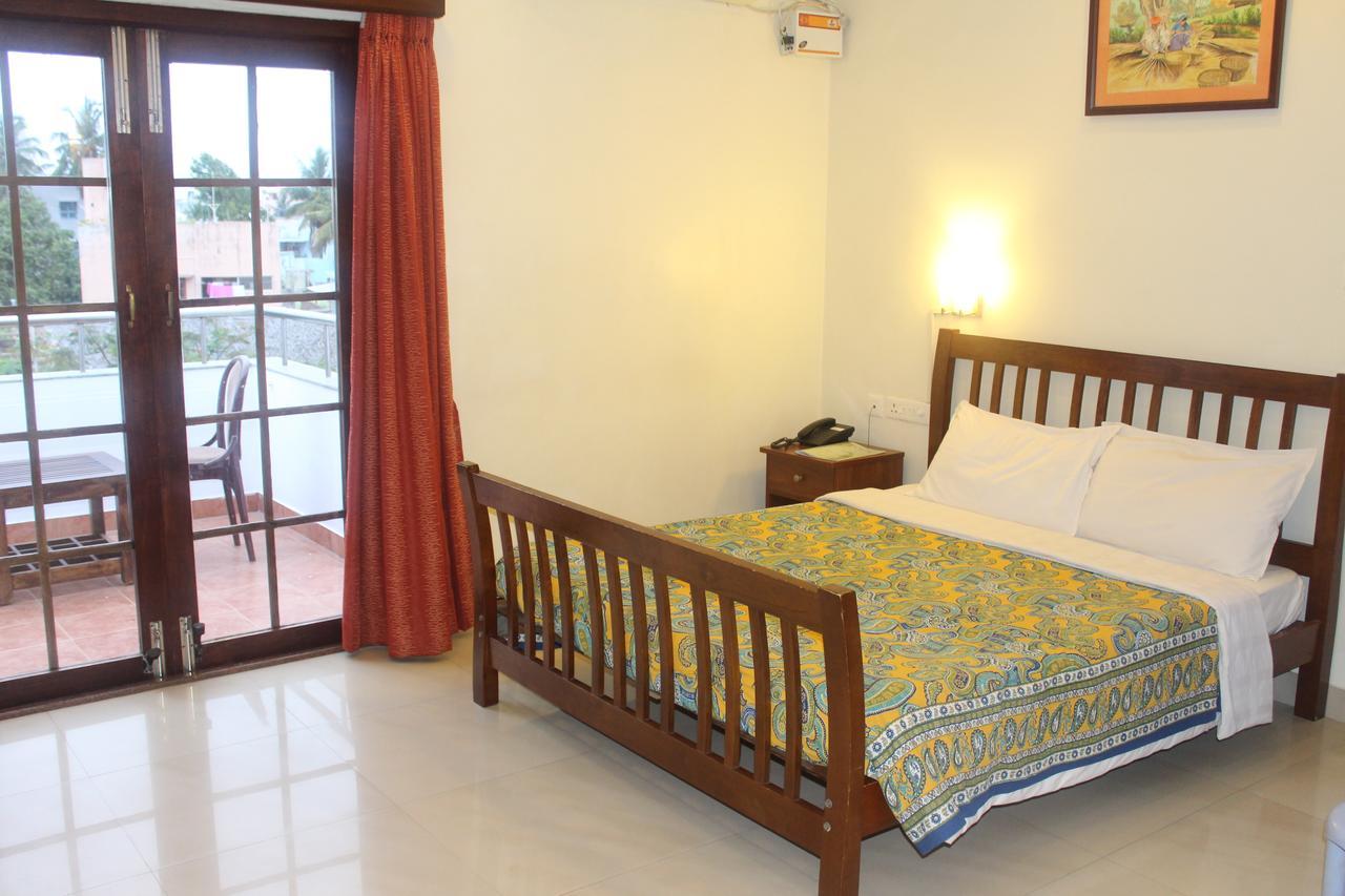 Pondicherry Executive Inn Extérieur photo