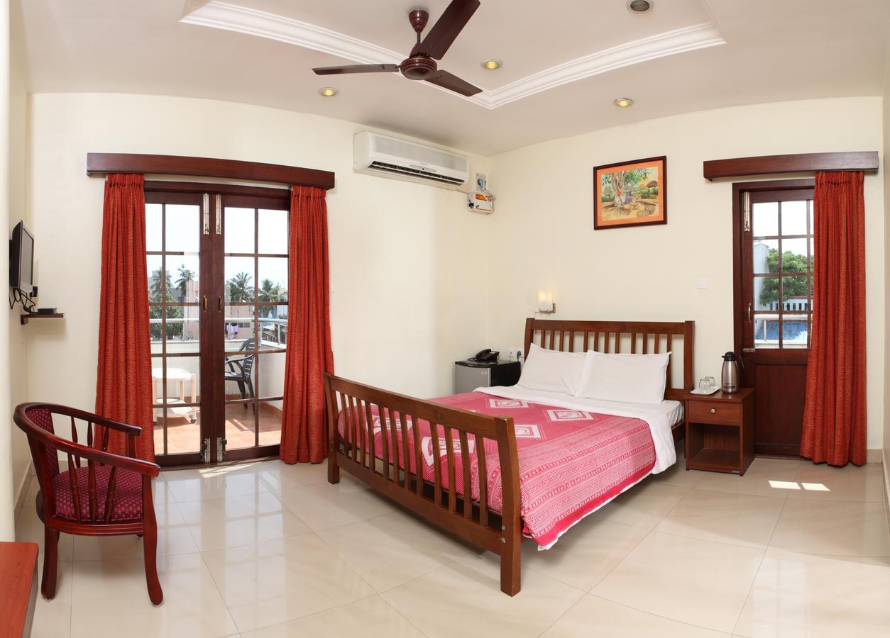 Pondicherry Executive Inn Extérieur photo