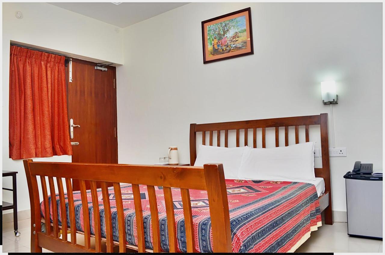 Pondicherry Executive Inn Extérieur photo