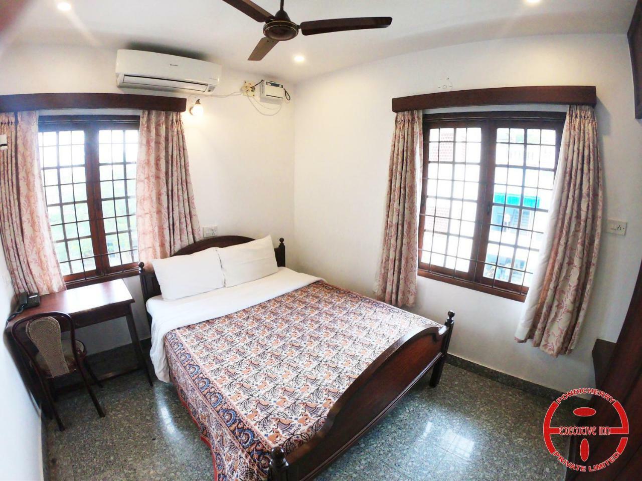 Pondicherry Executive Inn Extérieur photo